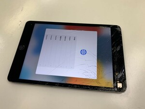 ★送料無料★ジャンク★au★A1550iPad mini 4 Wi-Fi + Cellular 128GB★グレイ★1526000586★SYS★02/22