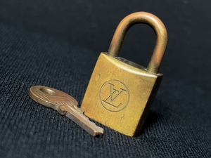 ※22148 Louis Vuitton 旧型 パドロック カデナ 南京錠 カギ付き鍵 真鍮 金属 珍品