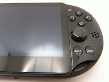 PS Vita　ブラック　PCH-2000　液晶画面は、完全に無傷　本体前面部分は、綺麗な美品　AKBBOX　本体ケースは、新品、未使用　全11点セット_画像5