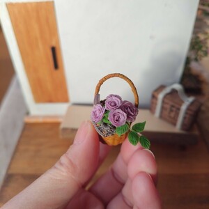 ミニチュア　薔薇の花束とカゴ　-may*mii小さなお花屋さん- 樹脂粘土 ハンドメイド