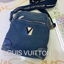 LOUIS VUITTON CUP ヴィンテージ ショルダーバッグ 斜め掛け ブルー ロゴ 大人気 レア 貴重 ヴィトン ブランド ストラップ マーク ポケット_画像1