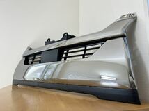 【新車外し】 超美品 ダークプライム2 ハイエース 200系 フロントグリル 標準・ナロー用　53100-26670 53112-26150 7型 4型 5型 6型_画像3