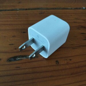 ☆iPhone USB電源アダプター Apple Apple純正品 Apple iPhone純正USB充電器ACアダプター5V-1A☆