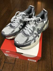 NIKE V2K RUN ナイキ V2K ラン スニーカー 24.5cm グレー 新品未使用品