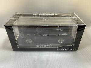 新品 非売品 新型トヨタ　クラウンセダンHEV　CROWN ミニカー1/30スケールダイキャスト製　プレシャスブラックパール(219) 送料無料