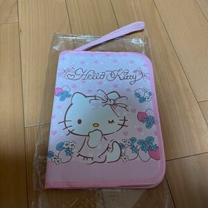 1点限定☆母子手帳ケース　Hello Kitty マルチケース