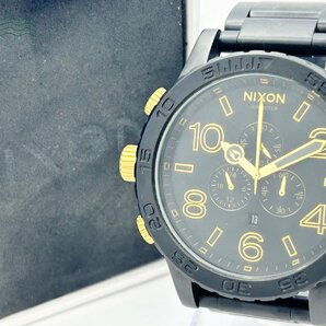 2402415223 ◇ NIXON ニクソン THE 51-30 クロノグラフ 黒文字盤 ブラック ゴールド デイト 箱付き メンズ QUARTZ QZ 腕時計 中古の画像1