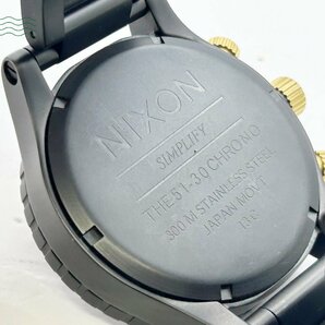 2402415223 ◇ NIXON ニクソン THE 51-30 クロノグラフ 黒文字盤 ブラック ゴールド デイト 箱付き メンズ QUARTZ QZ 腕時計 中古の画像9