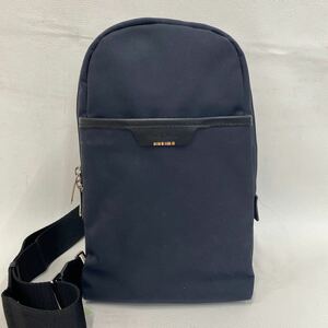 □8525　ポールスミス Paul Smith ショルダーバッグ ボディバッグ ビジネス メンズ ブラック 黒 斜め掛け 鞄 ロゴ