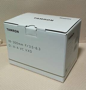 2024年2月受け取りの新品同様レンズ メーカー保証残有り タムロン 18-300mm F3.5-6.3 Di III-A VC VXD ソニーEマウント用 Model B061