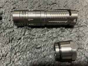 SUNWAYMAN(サンウェイマン) V10R TI　 LEDライト チタンモデル　美品（単三電池使用可能アダプター付属）