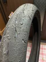 中古MCタイヤ BRIDGESTONE BATTLAX RACING R11 MEDIUM 110/70R17 ブリヂストン バトラックス レーシング 110 70 17 1019 K4584_画像2