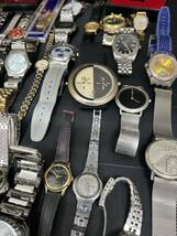 セイコー シチズン ラドー オリエント G-SHOCK グッチ 等 腕時計 置き時計 ジャンク 部品 大量 65本以上　まとめて ジャンク扱い_画像3