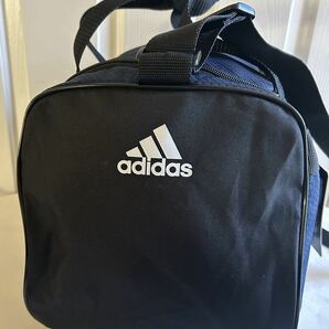 【送料無料】★新品 アディダス adidas スポーツバッグ ボストンバッグ ダッフルバッグ M位 紺 ショルダー付き 軽量の画像3