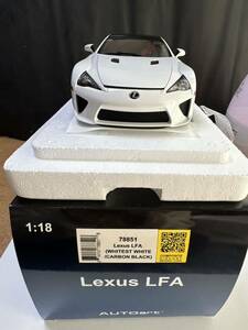 AUTOart オートアート 1/18 レクサス LFA ホワイト ルーフカーボン (whitest white/carbon black) 再販版