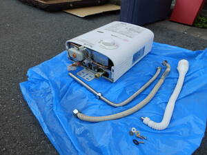 Rinnai/リンナイ ガス瞬間湯沸かし器 RUS-520 LPガス仕様 ユーティ ガス管 水道フレキ付 安全のため取り付けは業者に 中古！