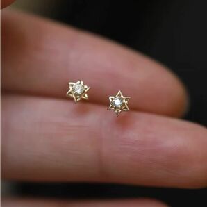 ピアス 六芒星 キラキラ ゴールド 高級感 スター 小ぶり 小さめ ミニ かわいい 上品 韓国