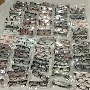 ☆D15☆ 新品 大量 セット 未使用 長期保管品 展示品 眼鏡 メガネフレーム 100点 セル フレーム まとめ売り　発送100サイズ