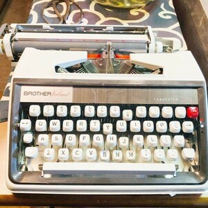 C01036 Brother BROTHER typewriter antique Showa Retro retro collection interior that time thing present condition goods 