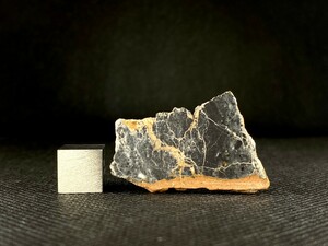 Bechar 006 月隕石 Lunar メテオライト 月由来 隕石 3.3g 天然石 宇宙由来 パワーストーン 原石 鉱物標本 月の石 スライス品 アルジェリア
