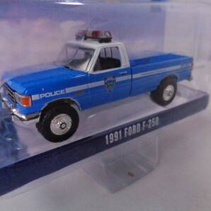 グリーンライト GREENLIGHT 1/64 1991 FORD F-250 NYPD フォードの画像2