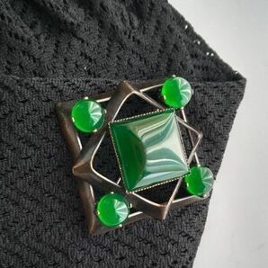 ビンテージ　西ドイツ製　緑のガラス　ブローチ