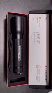 LEDLENSER　P14 LEDフラッシュライト　MAX800ルーメン