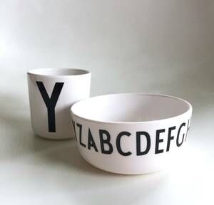 ◆Design Letters製 アルファベット メラミン カップ ボウル セット アルネヤコブセン Arne Jacobsen フォント 北欧