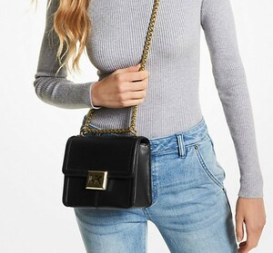 2024最新　日本未発売　MICHAEL Kors Sonia Small Leather Shoulder Bag クロスボディバック　本物をお届け!