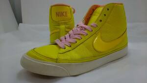 【菊水-9650】NIKE WMNS BLAZER MID 09 ND ウィメンズブレザーミッド 24.5ｃｍ イエロー 黄色 ナイキ ※両紐に難あり 375573-771（IS）