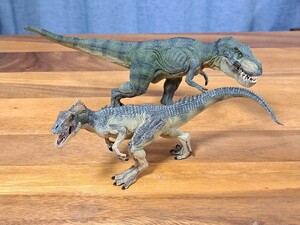 【中古】PAPO 恐竜フィギュア　ティラノサウルス　アロサウルス
