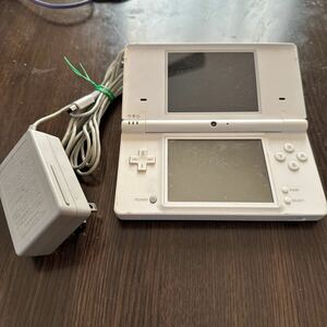 Nintendo 任天堂 ニンテンドー DS i ホワイト　充電器＋ソフト　マリオ付き　現状品