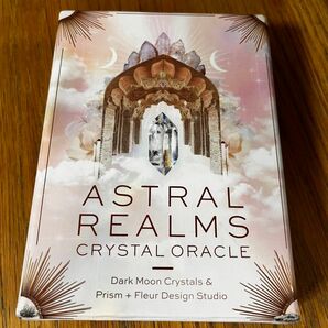 英語版　Astral Realms Crystal Oracle