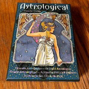 英語版　Astrological Oracle Cards