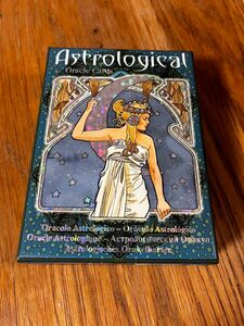 英語版　Astrological Oracle Cards