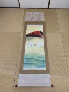 掛け軸 赤富士＆鶴 絵 日本文化 花鳥図 掛軸 骨董品 アンティーク 鶴