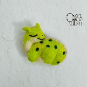  yellow green West Dragon brooch dragon . dragon wool felt hand made ..... Dragon 