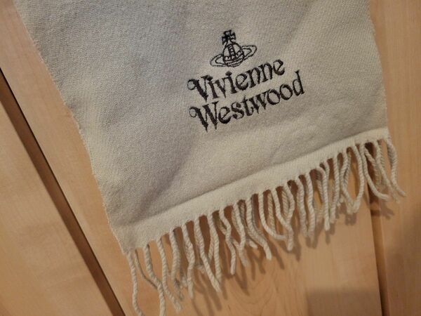 vivienne westwood マフラー　ベージュ