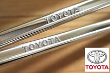 TOYOTAトヨタ純正OP◆現行■最新■デラックスタイプ■シルバーメッキナンバーフレーム■2枚■クリックポスト可185円_画像1