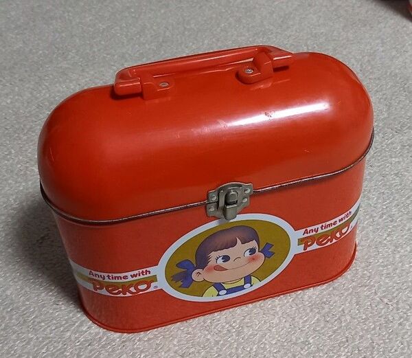 #不二家 ペコちゃんハンドケース ブリキ缶 中古品