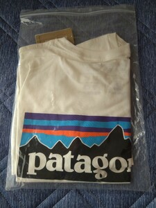 patagonia 白 バックプリント R-fit P6ロゴ身幅59 着丈74