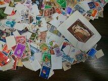 0203F60 外国切手　日本切手　イギリス　オランダ　マラヤなど　使用済み　約181ｇ　バラまとめ_画像5