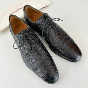 【美品】本物 Ferragamo フェラガモ 靴 メンズ 25.5cm クロコダイル ビジネスシューズ ワニ革 イタリア製 7.5EE 黒 ストレートチップ