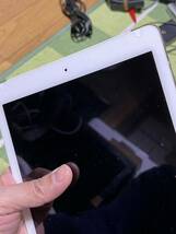 Apple iPad Air 2 ゴールド Wi-Fi +Cellular 部品取り　ジャンク_画像5