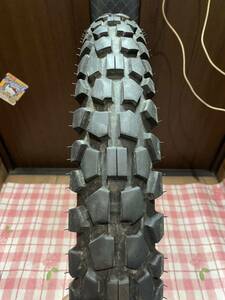 中古MCタイヤ 2022年製造 DUNLOP D605 3.00-21 ダンロップ 3.00 21 1222 A2901