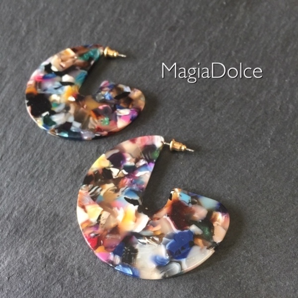 送料無料*MagiaDolce 5337●マーブルピアス ボリュームピアス サークルピアス カラフルピアス マルチカラーピアス カジュアルピアス