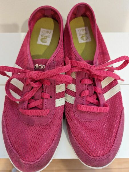 adidas 軽量スニーカー pink