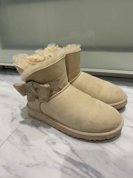 UGG アグ スワロフスキー コラボ ムートンブーツ ショート丈 リボン