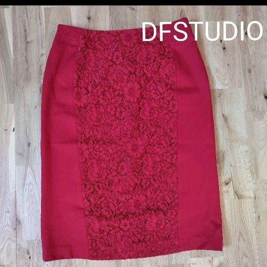 DFSTUDIO/ダイアンフォンファステンバーグ 赤 デザインタイトスカート スカート タイトスカート 花柄 膝丈