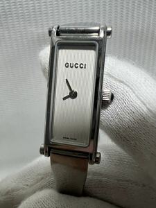 GUCCI 1500 L バングルウォッチ クォーツ式腕時計 電池式腕時計 白文字盤 二針レディース